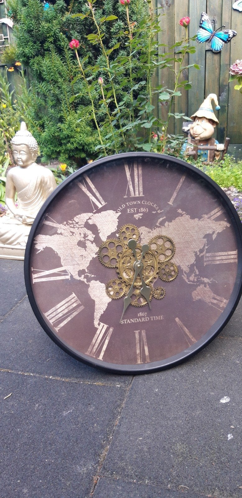Te koop wandklok mat zwart achter glas diameter 55 centimet, Ophalen, Wandklok, Analoog, Zo goed als nieuw
