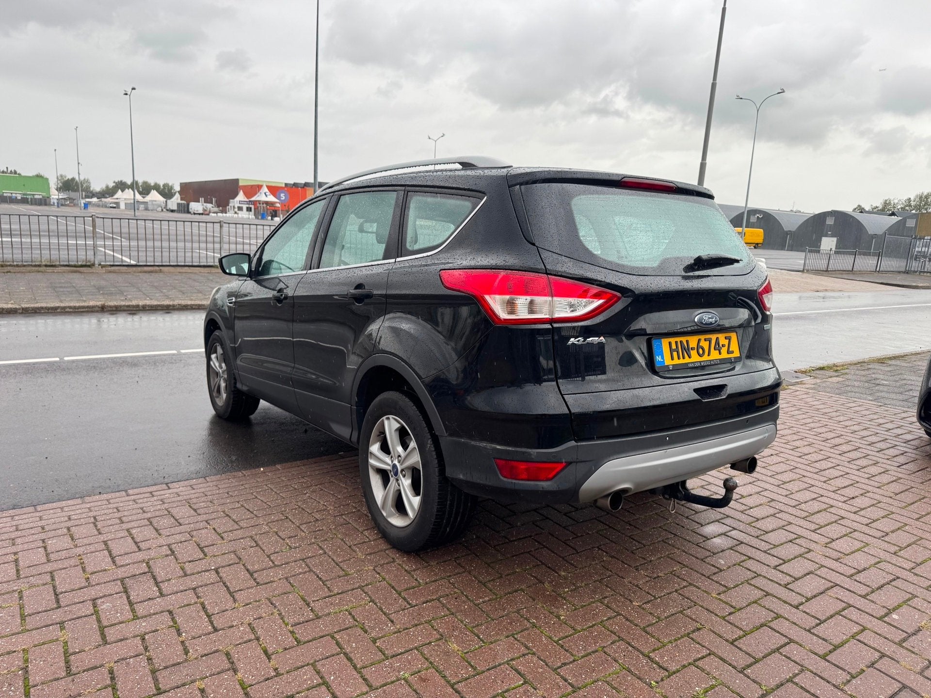 Ford Kuga 1.5 Trend NAVI/CLIMA NEW MODEL EURO 6, Auto's, Euro 6, 4 cilinders, Zwart, Origineel Nederlands