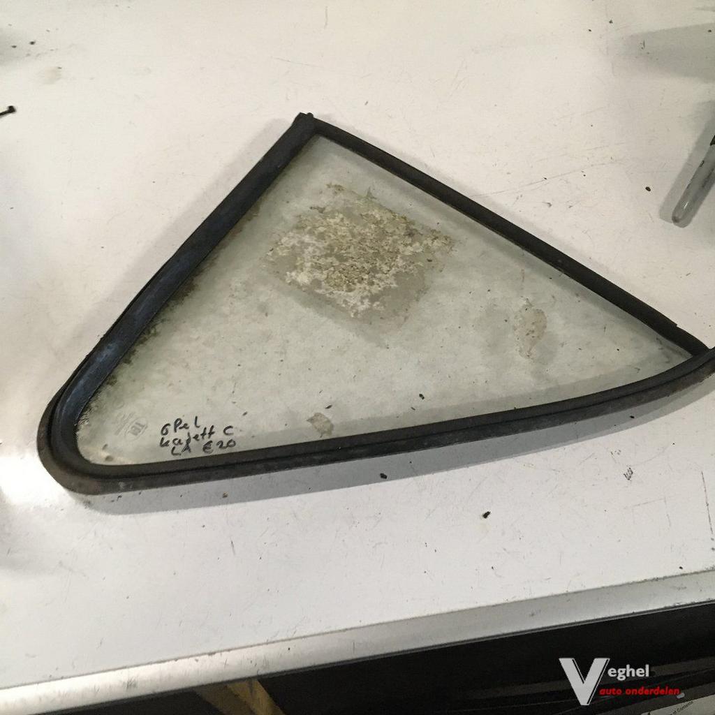 Opel Kadett C Ruit Linksachter  ( driehoek ), Auto-onderdelen, Ruiten en Toebehoren, Gebruikt, -, -, Ophalen of Verzenden