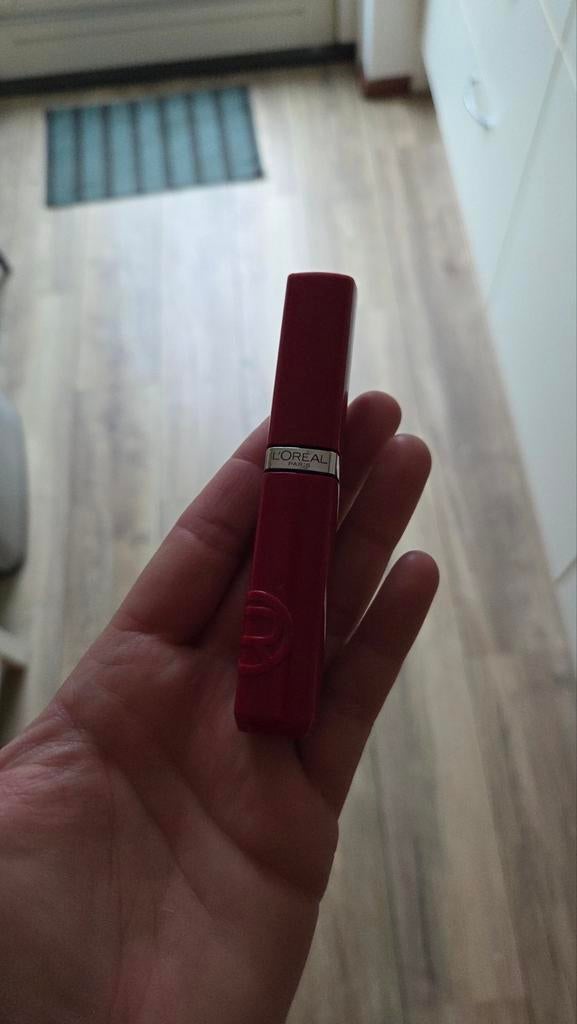 L'Oréal Paris Laque Resistance 250 Pink Oulala Lippenstift, Lippen, Nieuw, Ophalen of Verzenden, Make-up