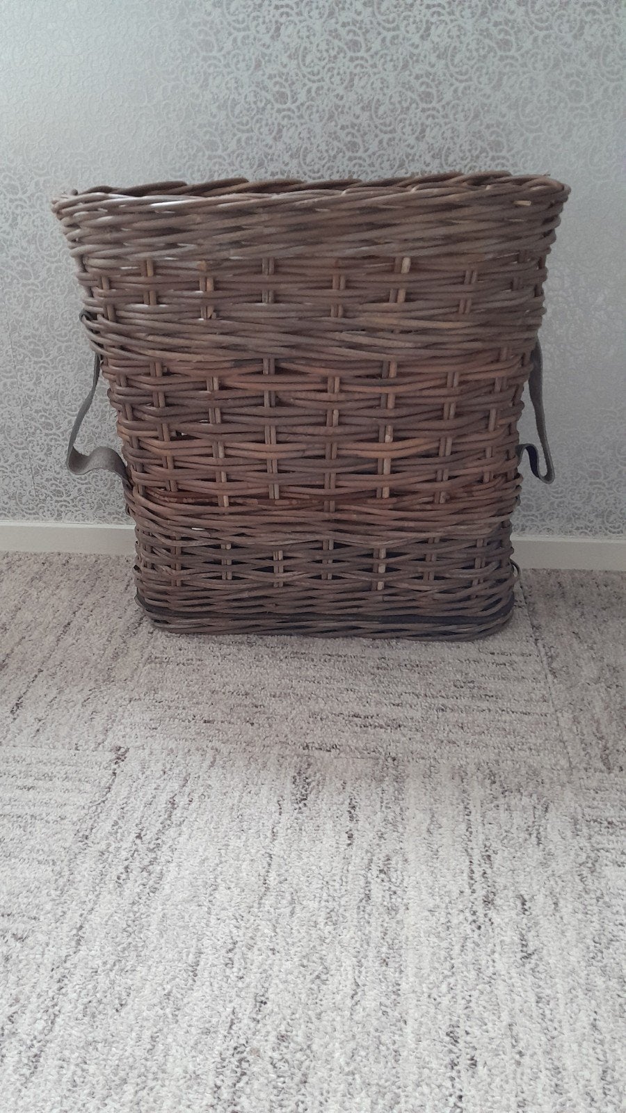 Mooie grote hoge smalle rieten mand / paraplumand., Huis en Inrichting, Woonaccessoires | Schalen en Manden, Ophalen, Zo goed als nieuw