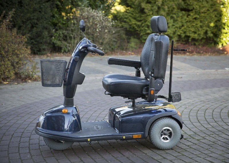 Mooie scootmobiel invacara comet 3, Ophalen, 46 km of meer, 16 km/u of meer