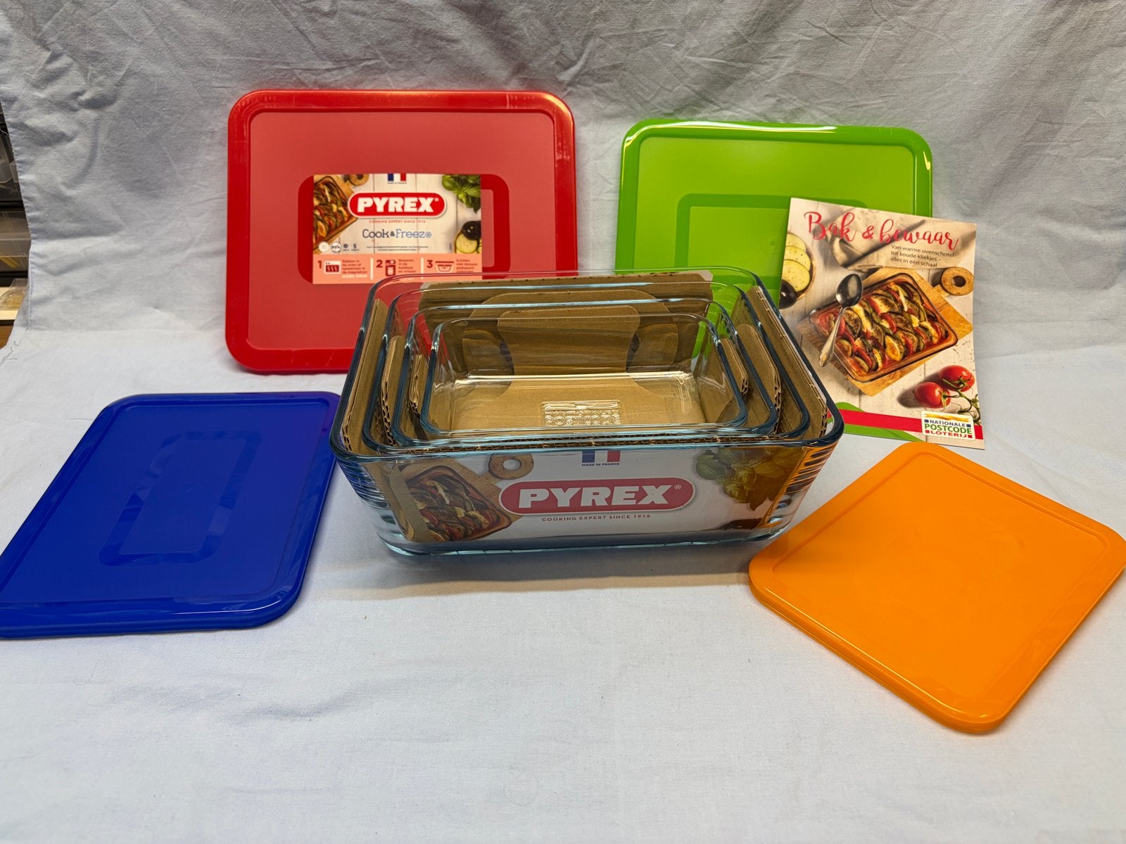 Set van 4 Pyrex ovenschalen - Nieuw in verpakking, Nieuw, Ophalen of Verzenden, Meerkleurig, Overige merken