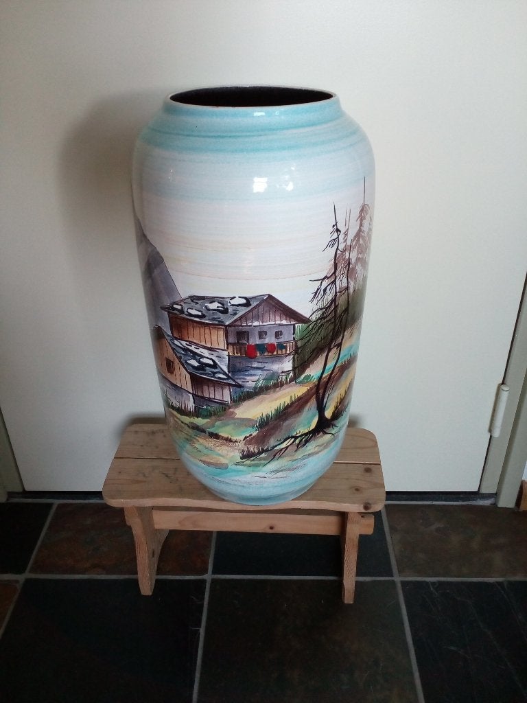 Oude vloervaas. Handgedecoreerd met berglandschap., Handgemaakt, Meerkleurig, Ophalen of Verzenden, Zo goed als nieuw