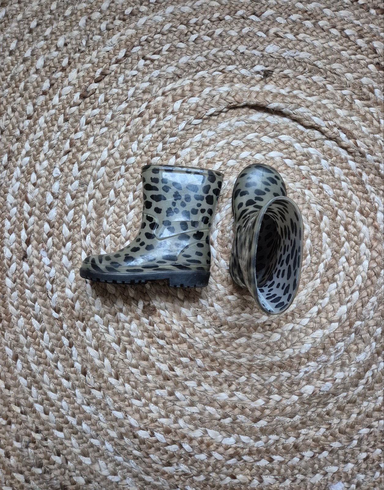 Hema regenlaarzen met luipaardprint - Maat 22, Gebruikt, Jongen of Meisje, Ophalen of Verzenden, Laarzen