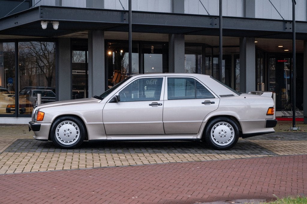 Mercedes-Benz 190 E 2.3-16 (bj 1986), Auto's, Lederen bekleding, Zwart, 4 stoelen, 2299 cc
