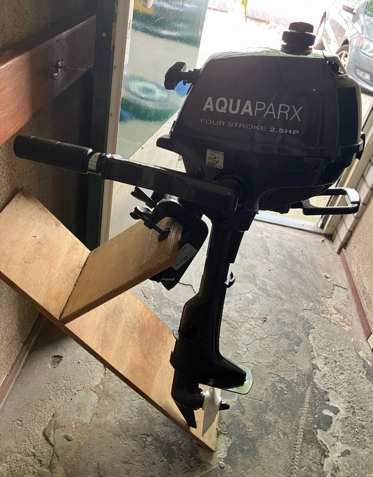 Aquaparx 2.5 PK buitenboordmotor en opblaasboot/rubberboot, Ophalen, Minder dan 5 pk, Viertaktmotor, Zo goed als nieuw