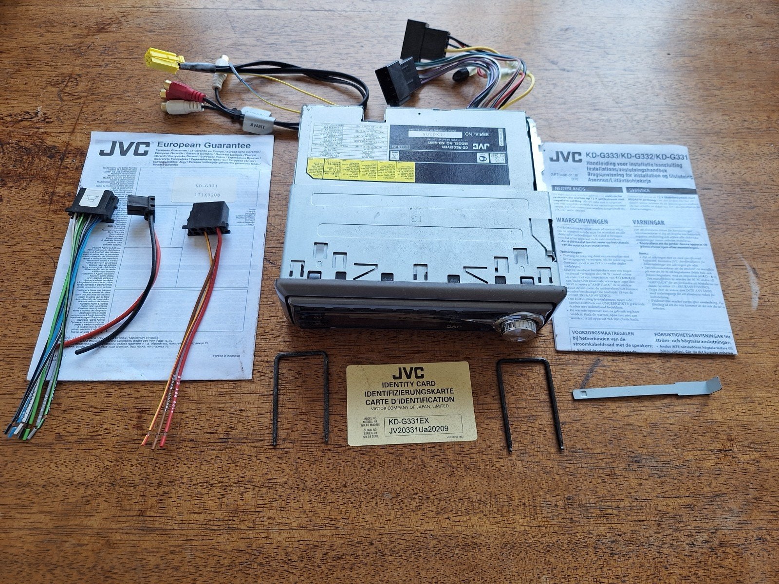Complete JVC KD-G331 Autoradio (CD / MP3 / FM) – Incl. k, Auto diversen, Autoradio's, Ophalen of Verzenden