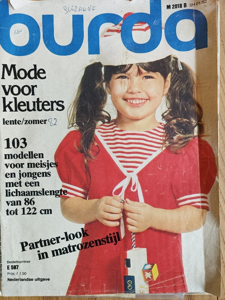 Burda mode voor kleuters E597 vintage mode patronen, Hobby en Vrije tijd, Ophalen of Verzenden, Zo goed als nieuw, Kind, Burda