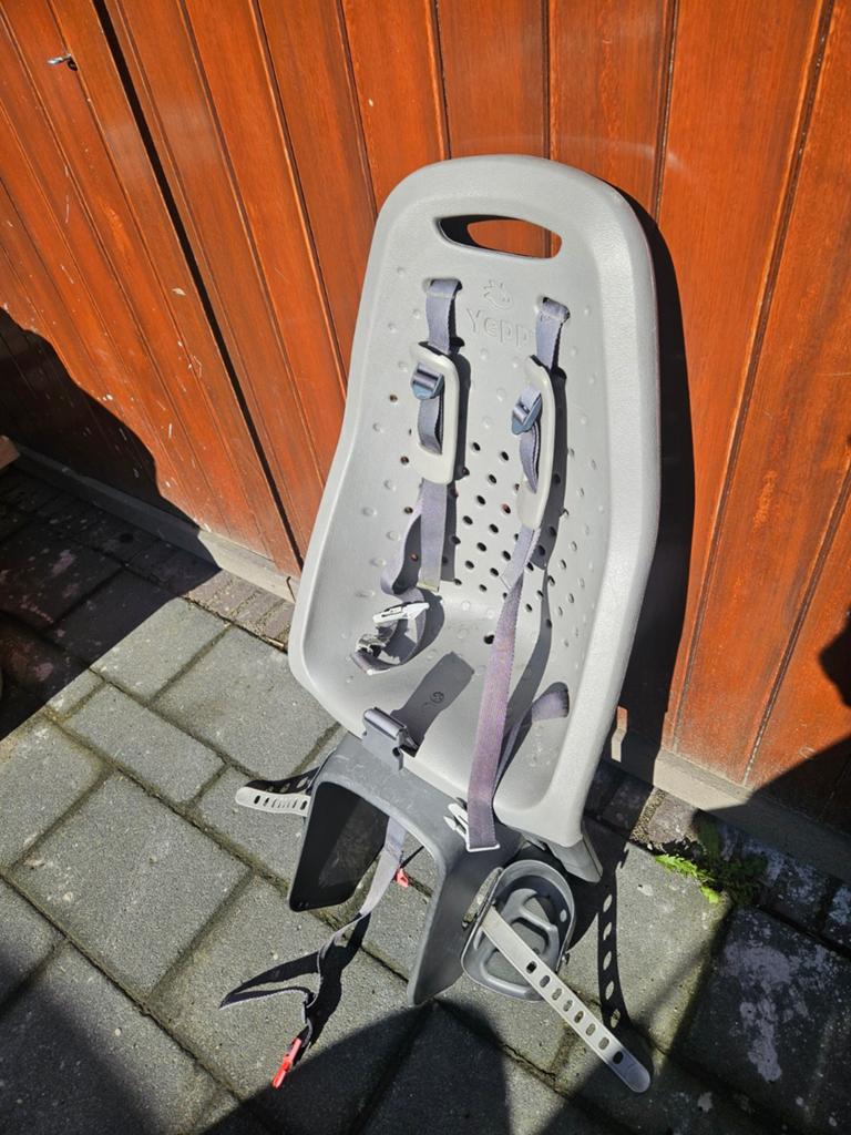 Yepp achterzitje incl. Thule Yepp Maxi EasyFit adapter, Ophalen