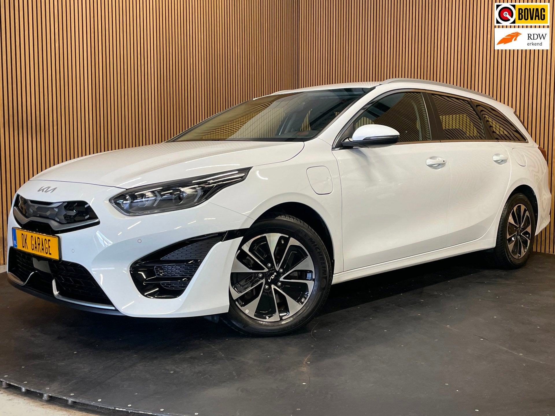Kia Ceed Sportswagon 1.6 GDI PHEV DynamicLine|GROOT SCHERM|A, Stof, Wit, Plug-in hybride, 1508 kg