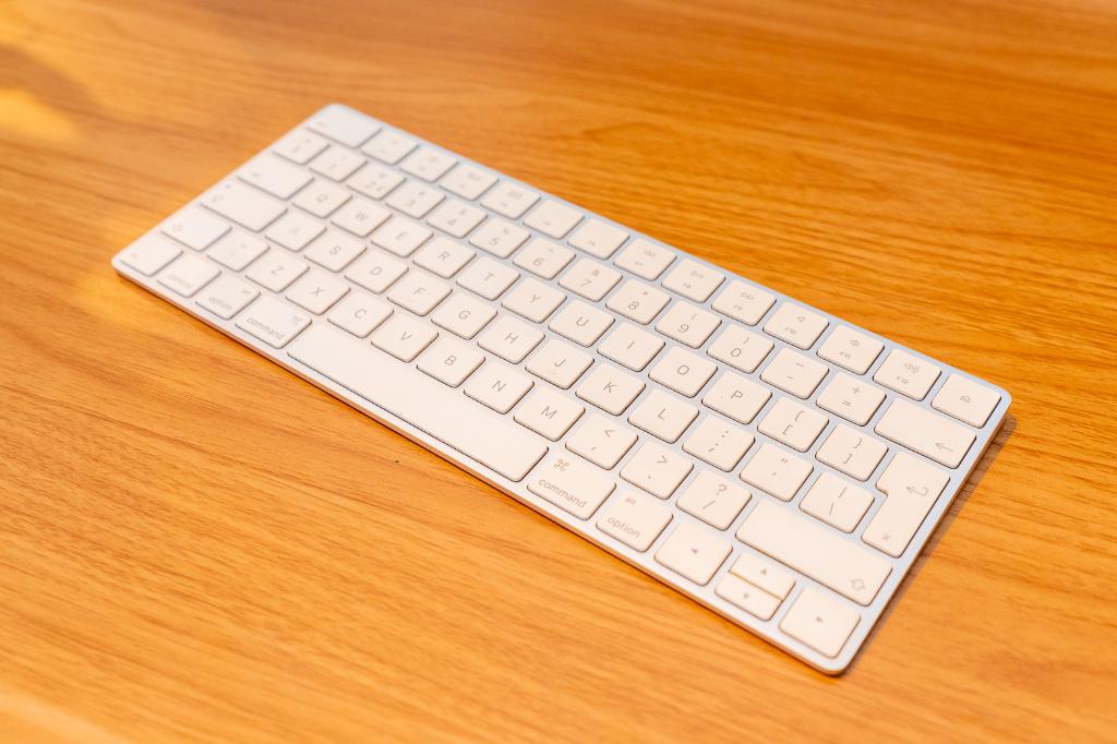 Apple Magic Keyboard met Lightning kabel incl. BTW, Ophalen of Verzenden, Zo goed als nieuw, Draadloos, Qwerty
