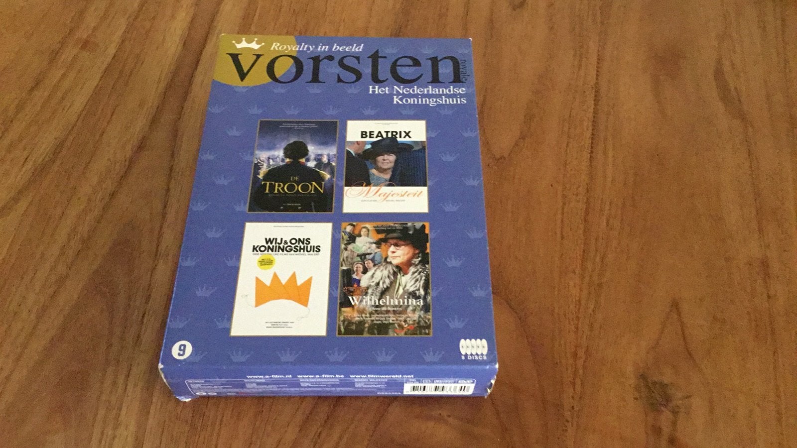 5 dvd's van het Koninklijk huis in een box, Ophalen, Nieuw, Nederland, Overige typen