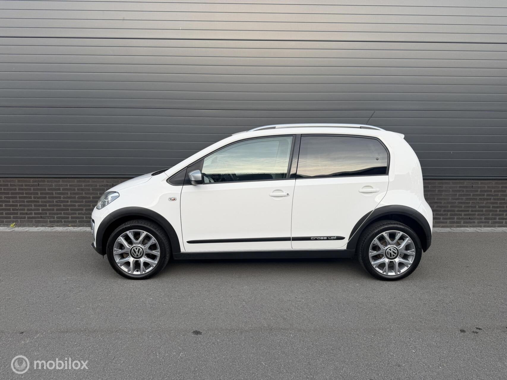 Volkswagen Up! 1.0 CROSS UP! TOPSTAAT! AIRCO*STOELVERW*PDC*1, Gebruikt, Verwarmde buitenspiegels, Met garantie (alle), 4 stoelen