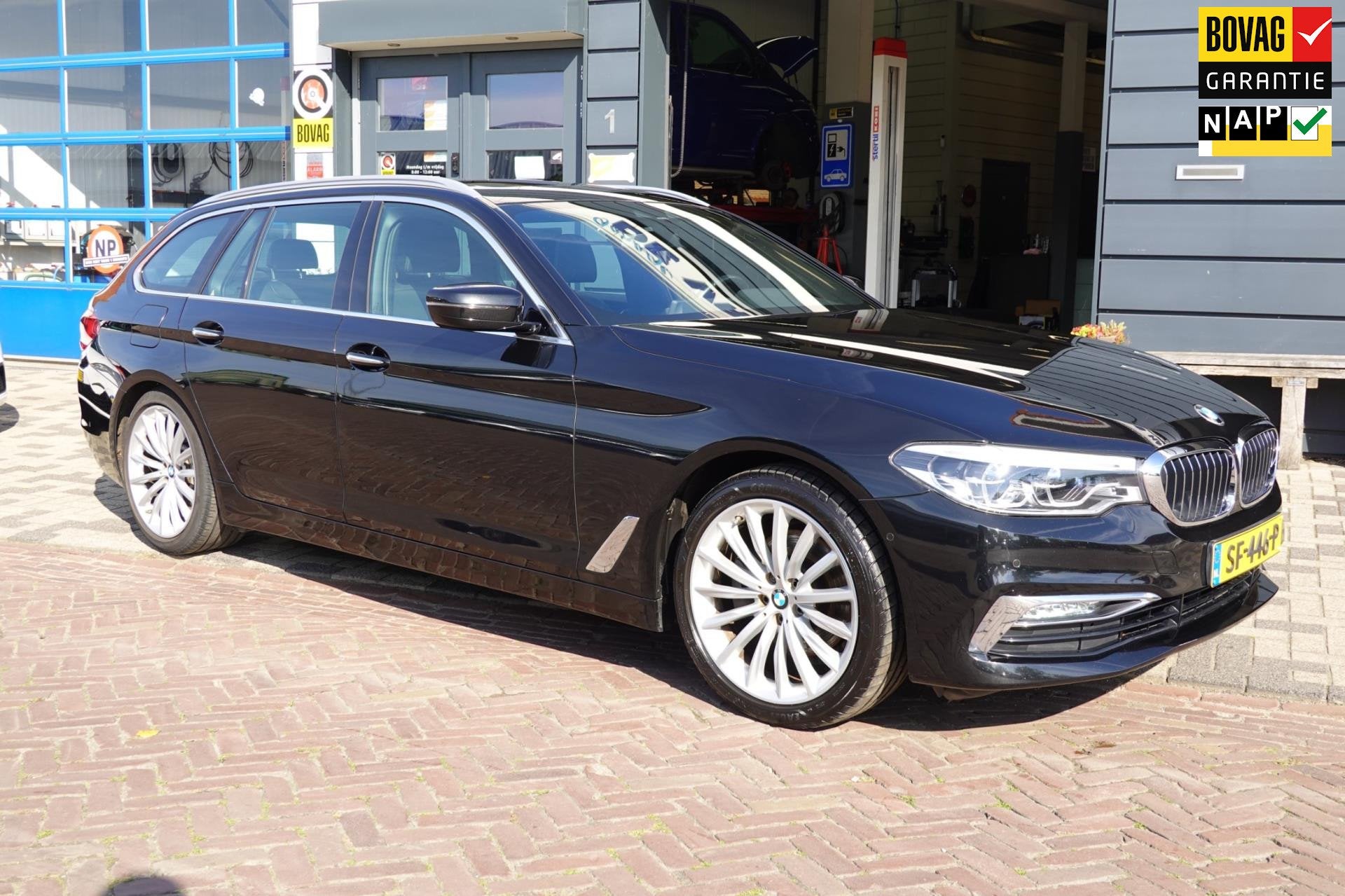 BMW 5-serie Touring 520i High Executive luxury RIJKLAAR INCL, Auto's, Automaat, Achterwielaandrijving, Gebruikt, 4 cilinders