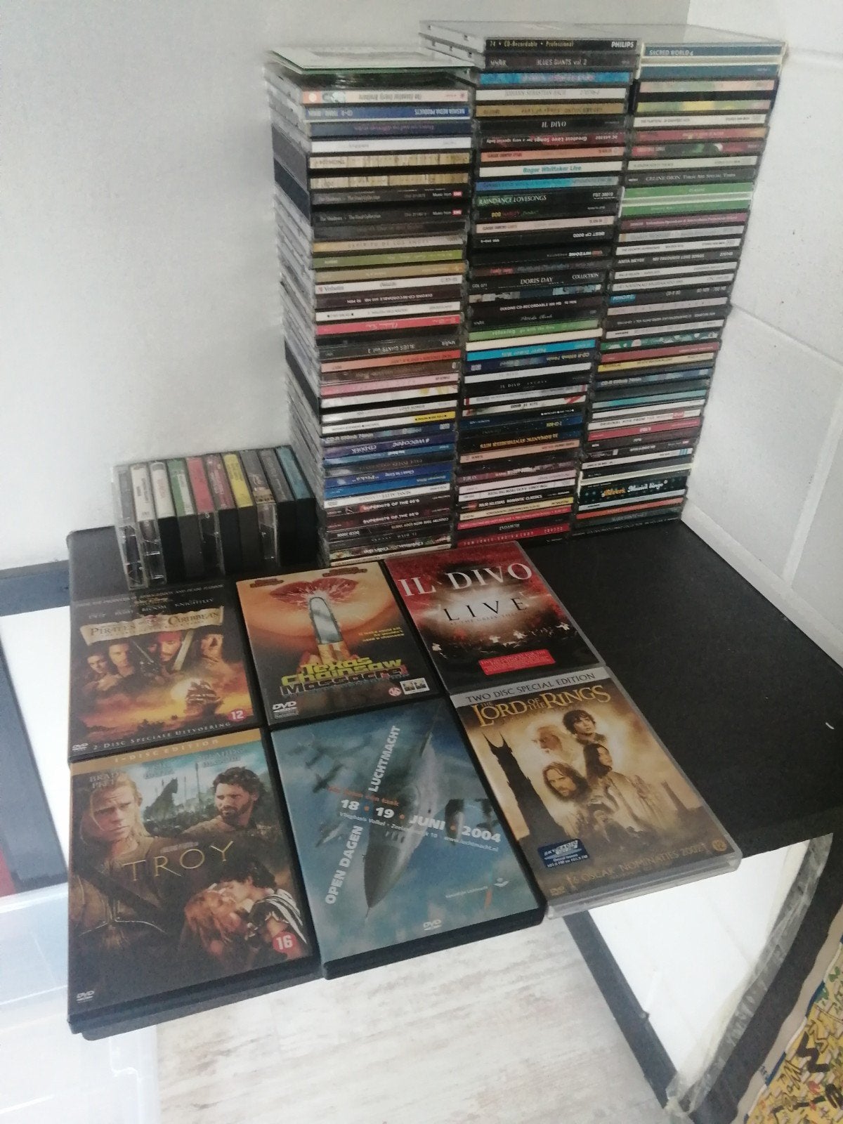 100+ CD, 9 CASSETE BANDJES, 6X DVD IN 1 KOOPJE 25 EURO.
Alle, Alle leeftijden, Ophalen, Zo goed als nieuw, Nederlands