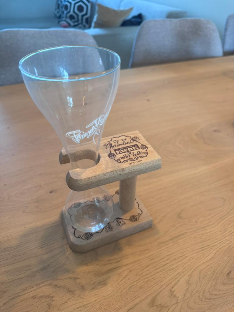 Pawel kwak bierglas, Ophalen