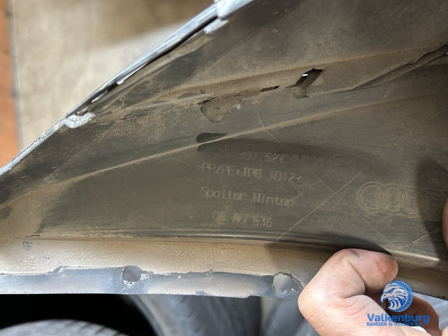 Originele Audi Q8 SQ8 4M8 Achter bumper Trim 4M8807521 Y9T, Auto-onderdelen, Gebruikt, -, -, Ophalen of Verzenden