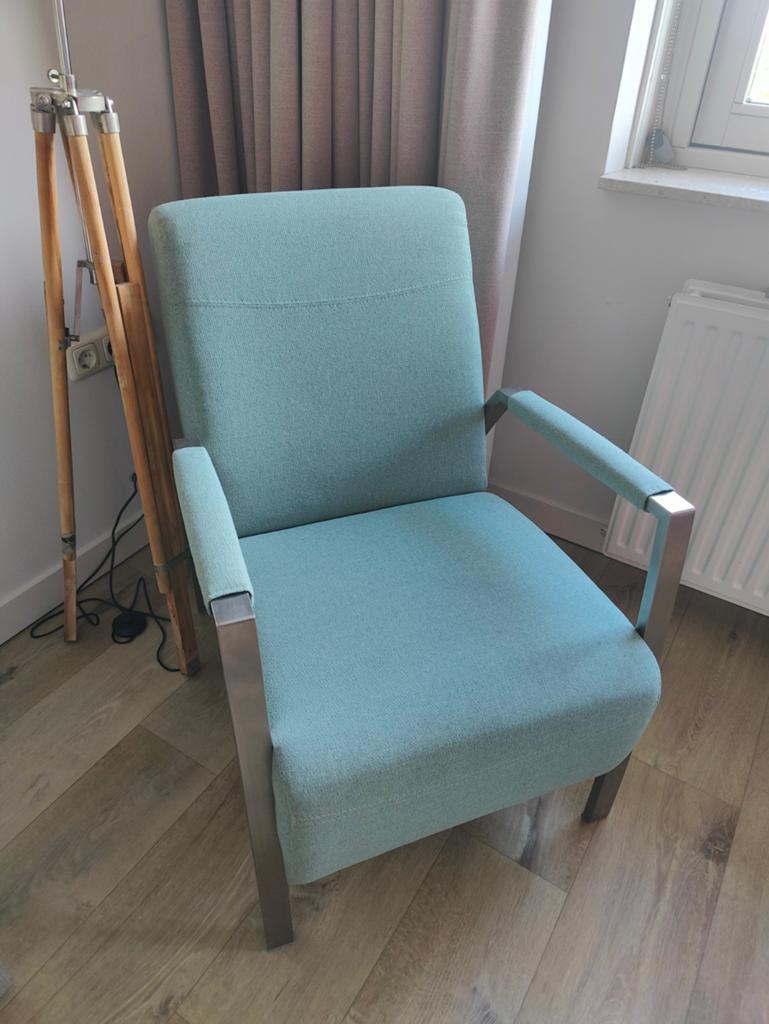 Set van 2: Comfortabele fauteuils met stoffen bekleding, Ophalen, 75 tot 100 cm, Zo goed als nieuw, Stof