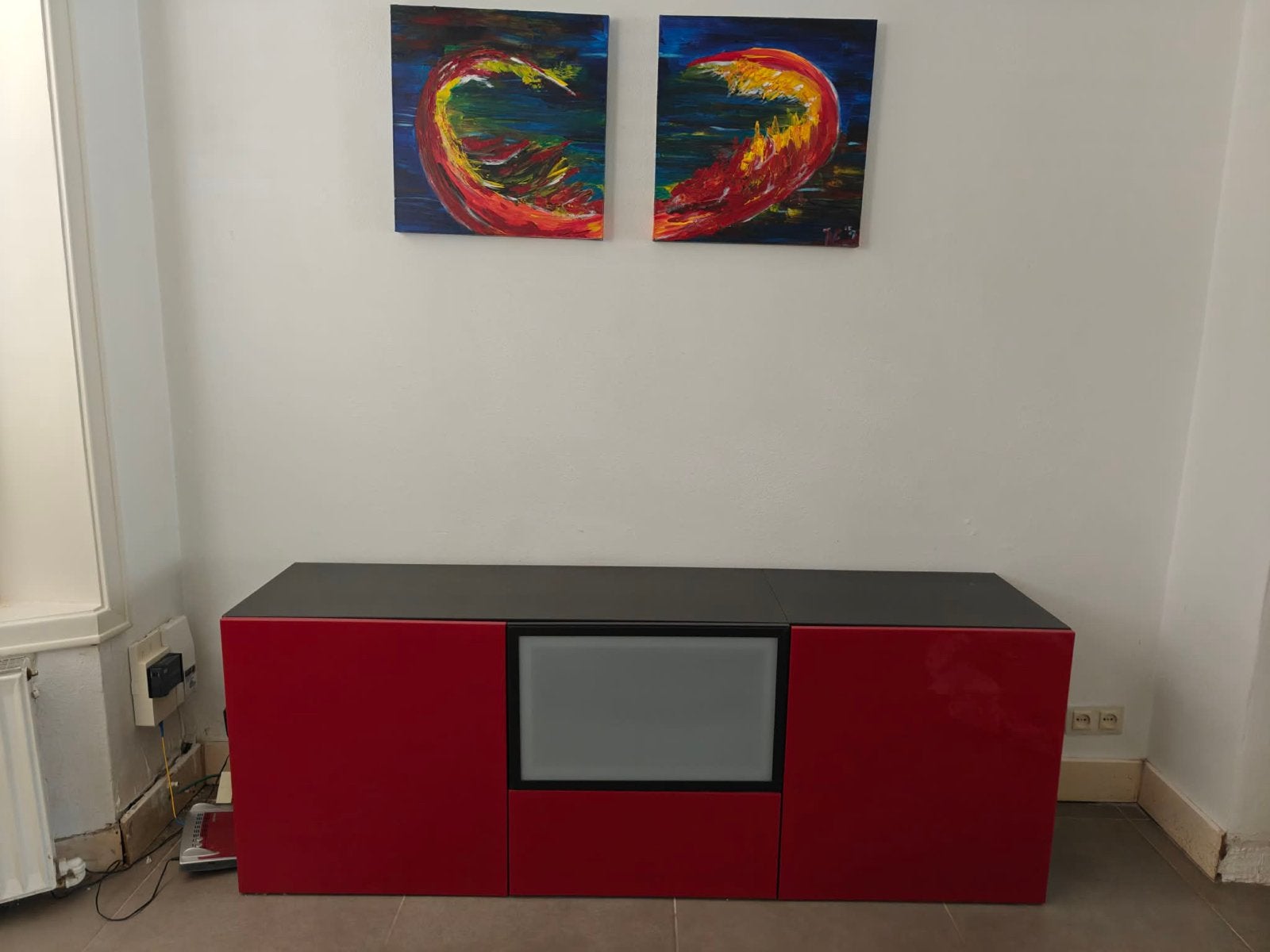 Modern rood en donkerbruin dressoir met opbergruimte, Huis en Inrichting, Kasten | Televisiemeubels, Ophalen, Gebruikt, 150 tot 200 cm