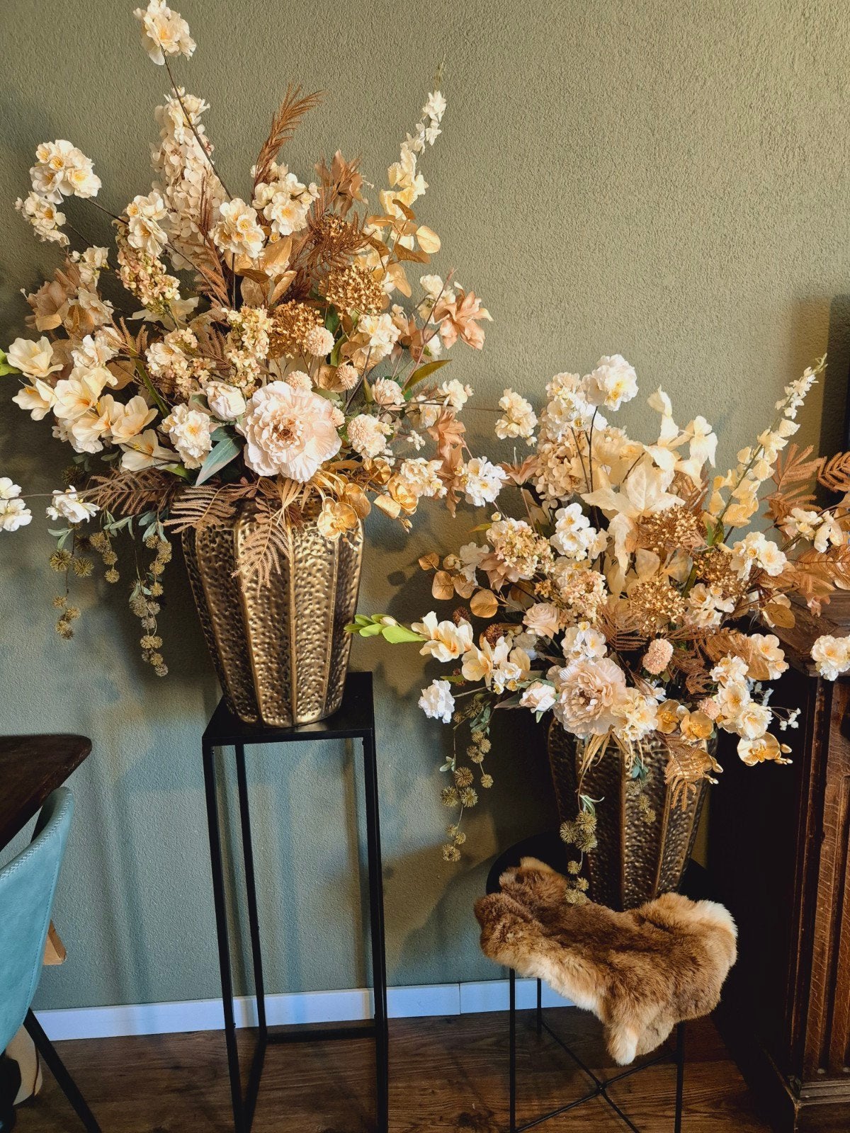 Zijde bloemstuk beige bruin in koperkleurige pot / vaas, Ophalen, Binnen, Handgemaakt, Silk-ka