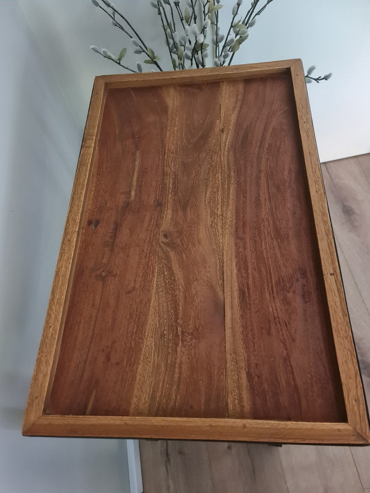 Foto 3 van Stoere industriële bar trolley / serveerwagen – hout & zwart