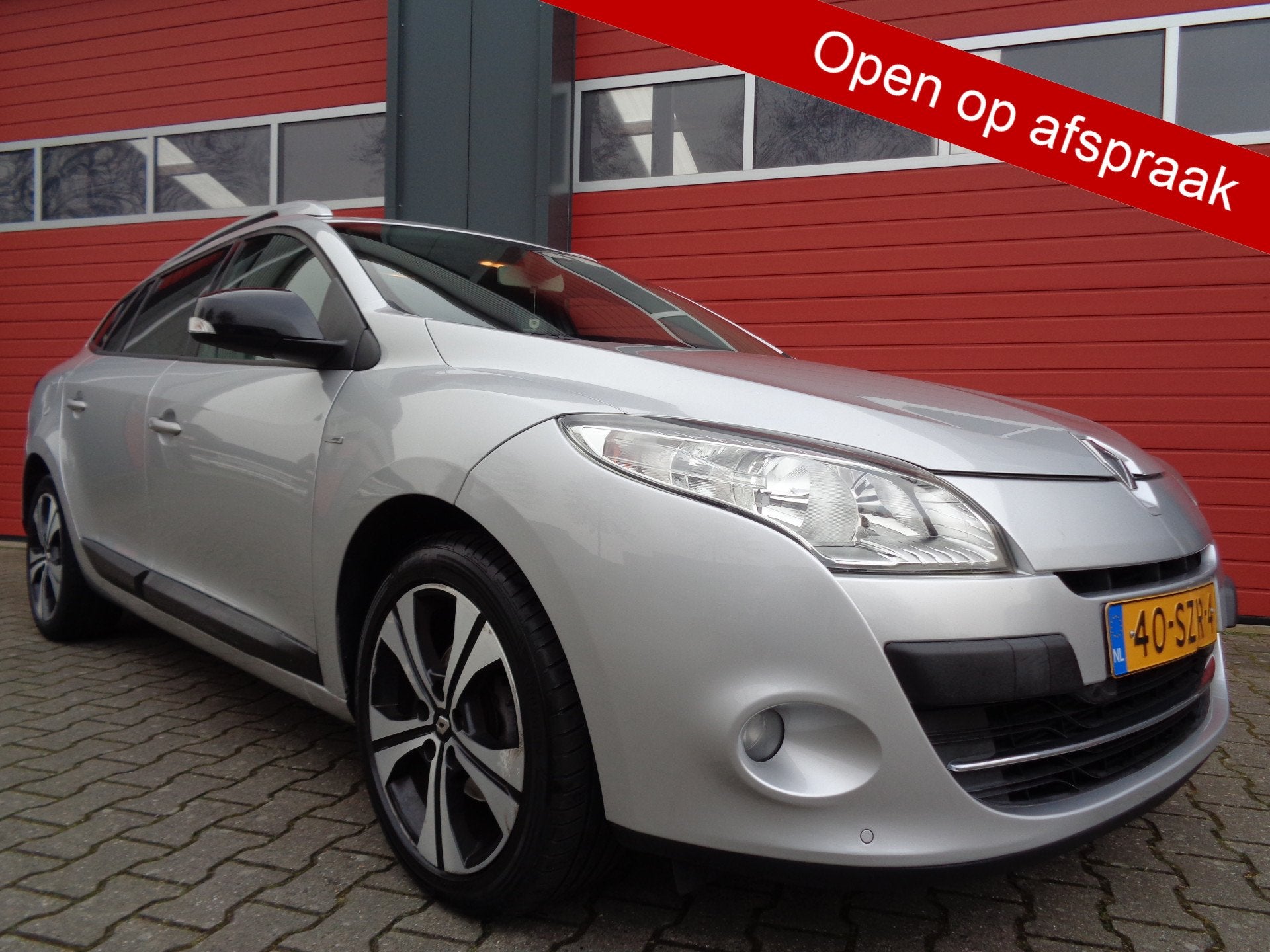 Renault Mégane Estate 1.4 TCe Bose,Pano dak, Navi, Trekhaak, Voorwielaandrijving, Euro 5, Gebruikt, 4 cilinders