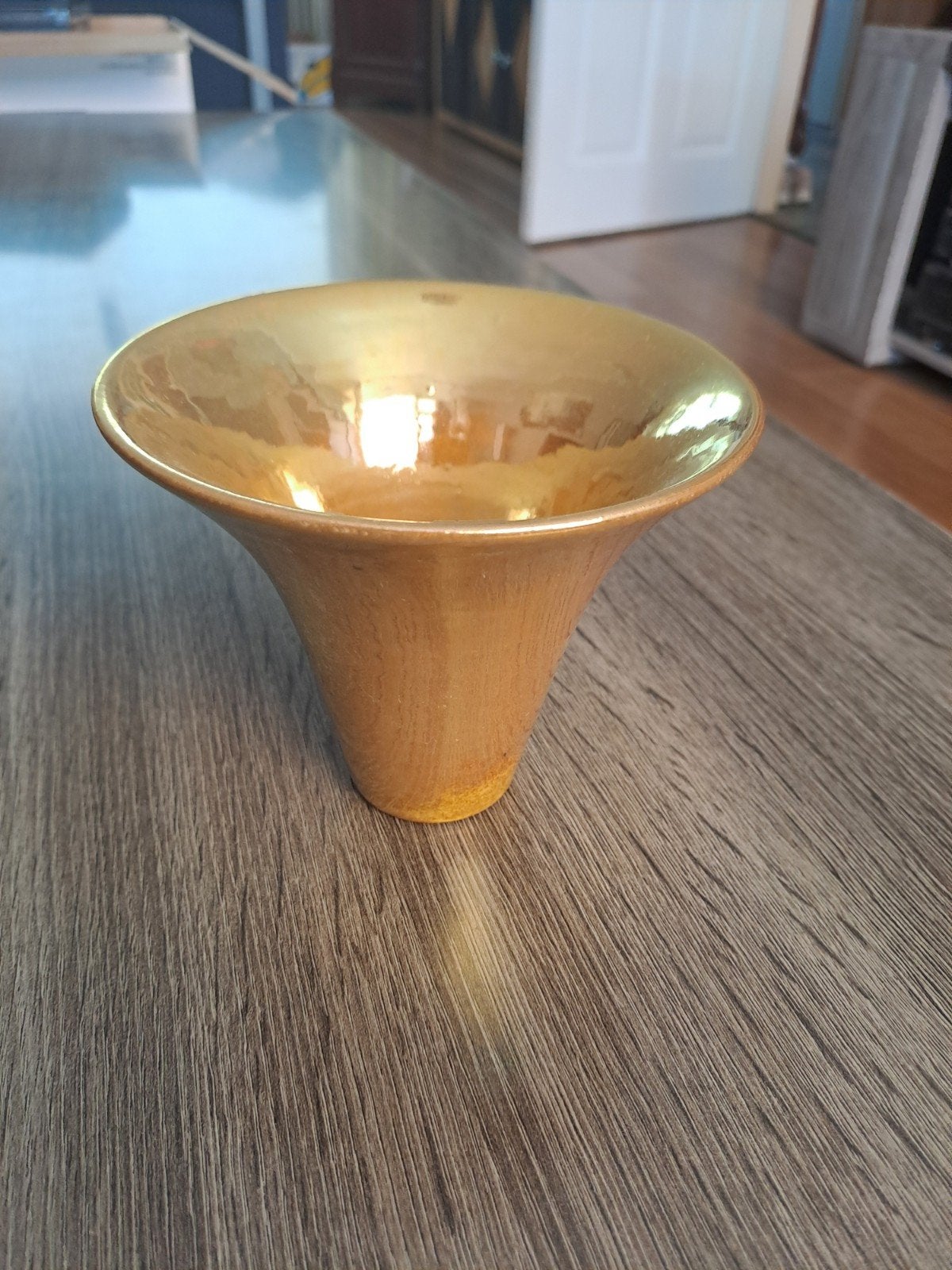 mobach trompetvaas
Afmetingen
H10,5xb12,5cm
Joke Stroes
goud, Ophalen