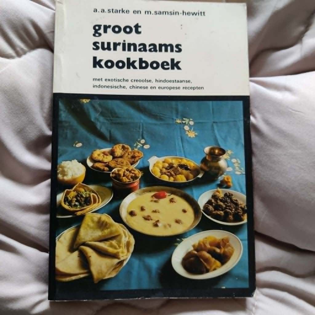 Groot Surinaams kookboek Orgineel 1e druk  uit 1976, Boeken, Kookboeken, Zo goed als nieuw, Overige gebieden, Ophalen