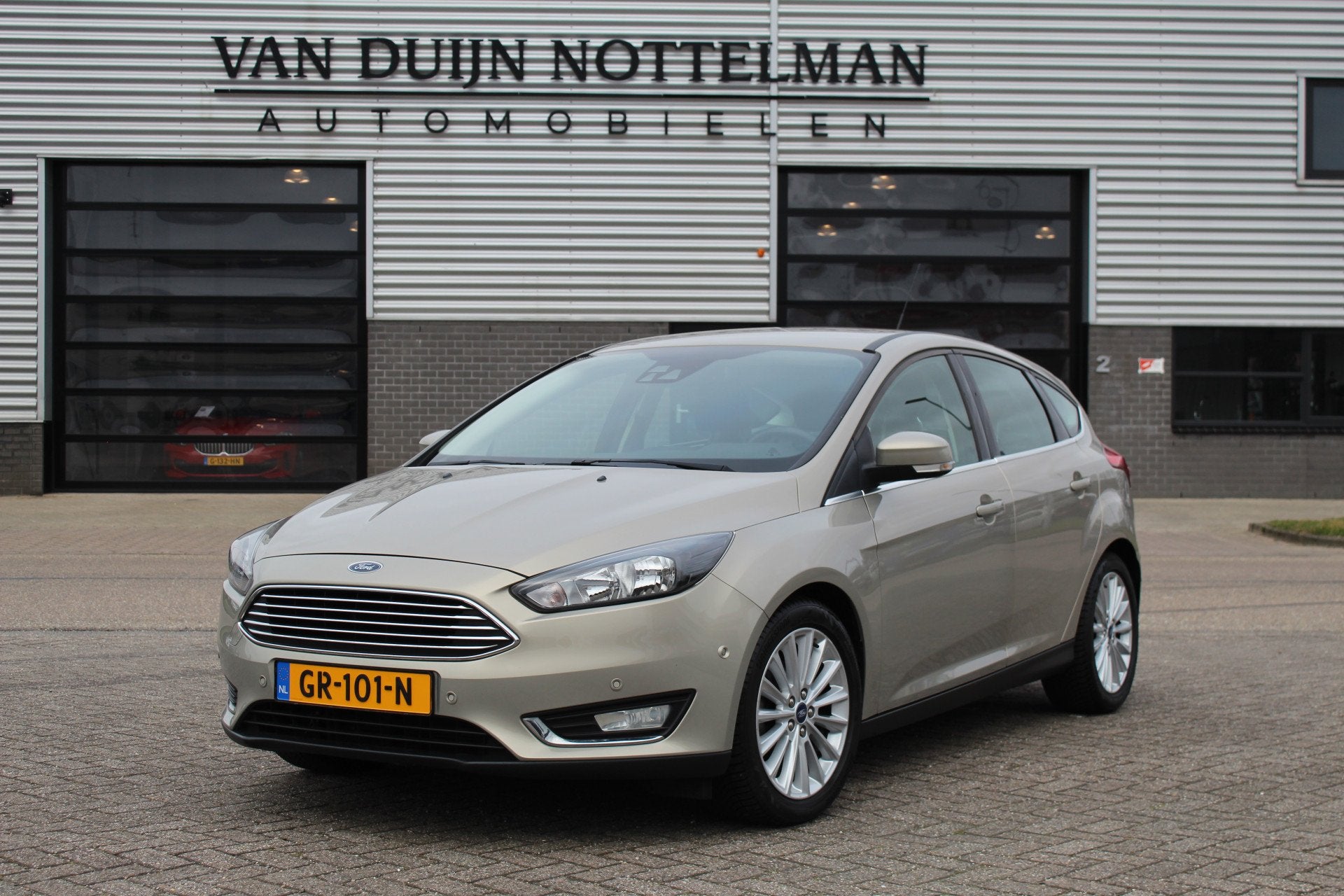 Ford Focus 1.0 Titanium Edition / Navigatie / PDC / N.A.P., Dealer onderhouden, Stof, Gebruikt, Met garantie (alle)