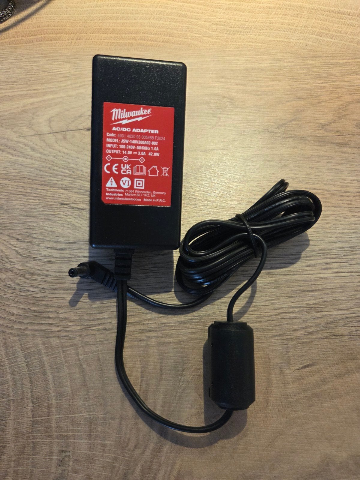 Milwaukee AC/DC Adapter JSW-140V300A02-002 voor Radio, Ophalen of Verzenden