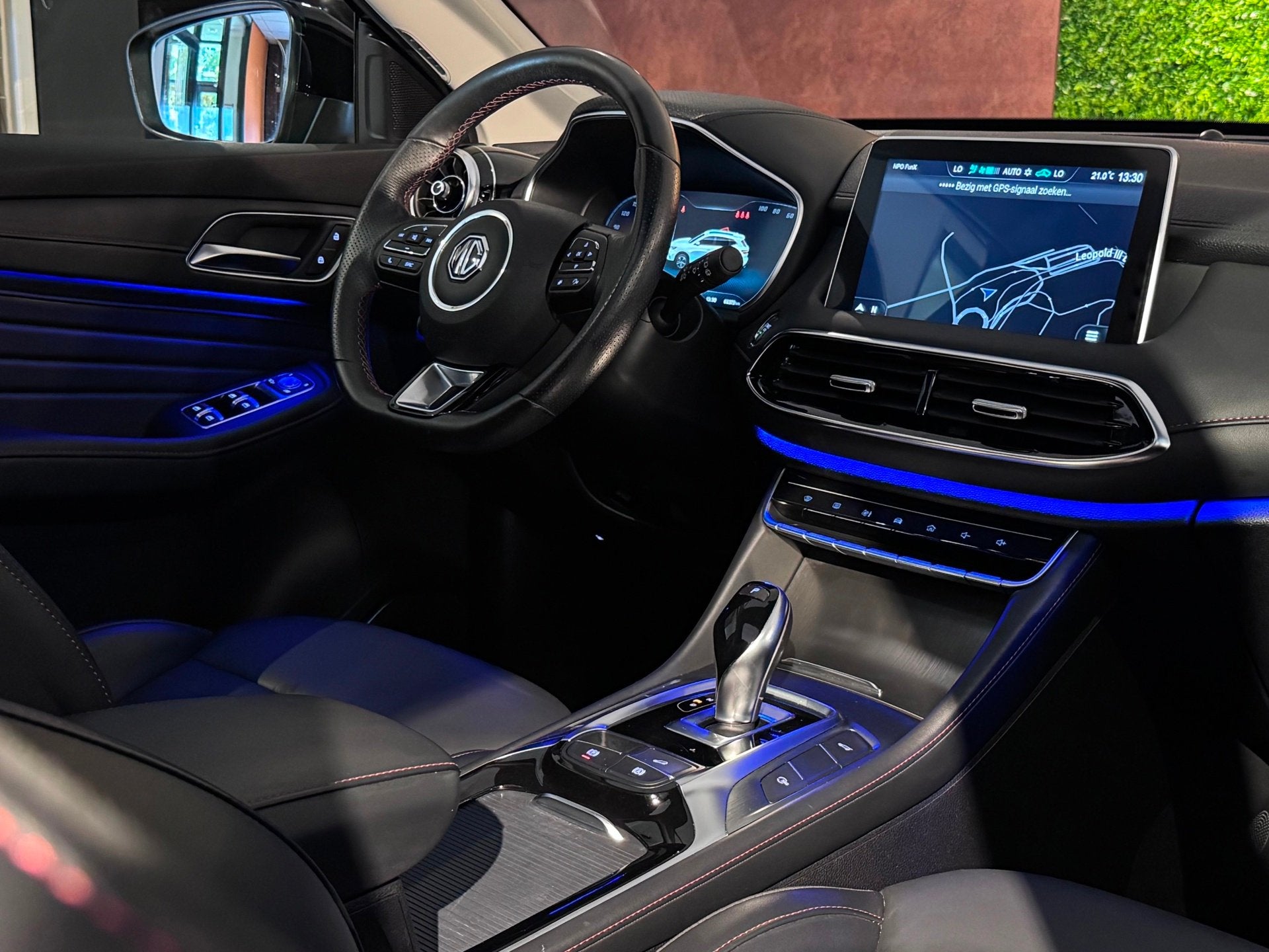 MG EHS 1.5 TGDI Luxury 258 PK PHEV |PANO|360CAMERA|VIRTUAL|P, Dealer onderhouden, Gebruikt, 4 cilinders, Zwart