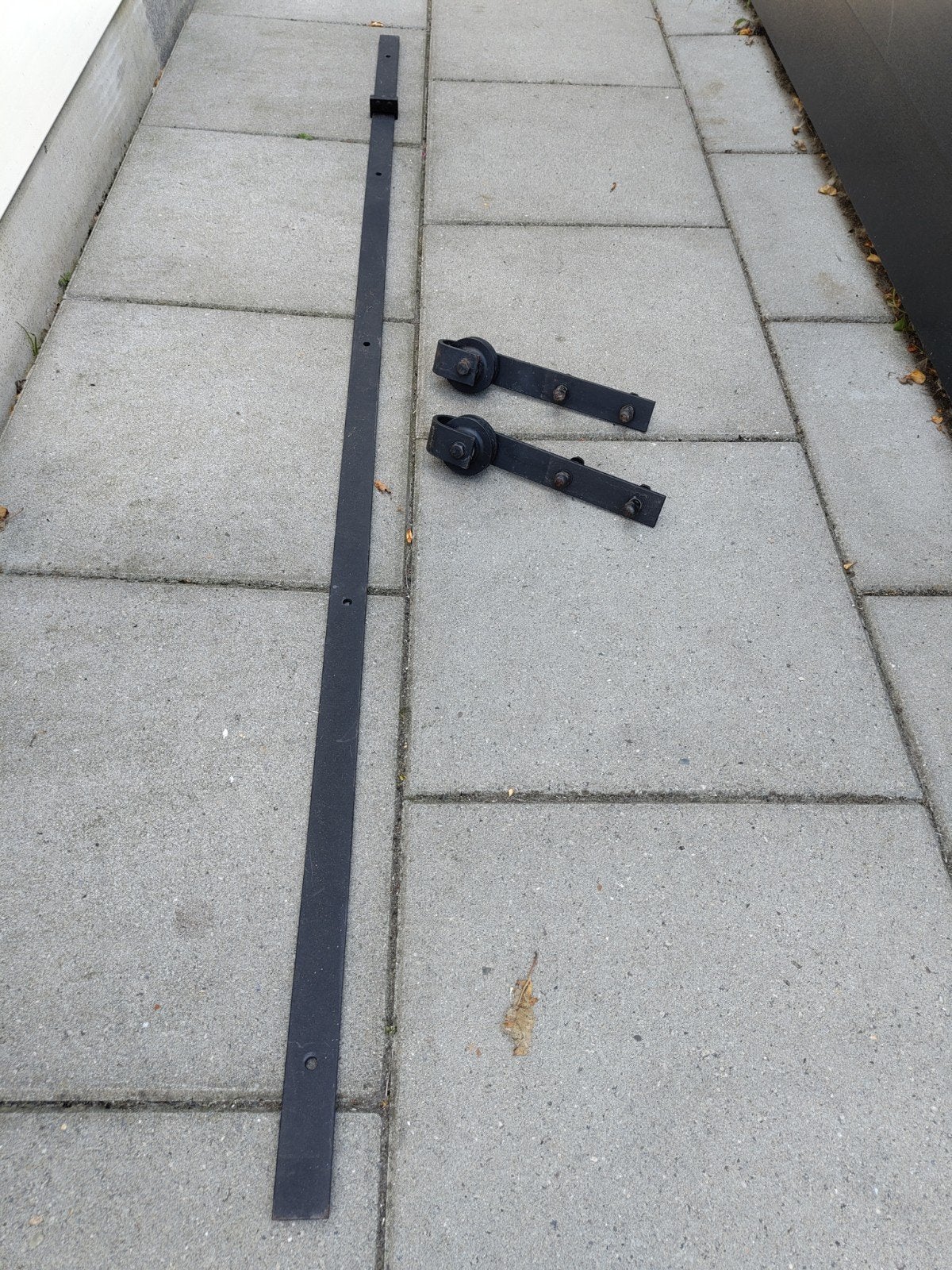 Schuifdeurbeslag set - Zwart staal, Ophalen, Gebruikt, 250 mm of meer, Overige typen