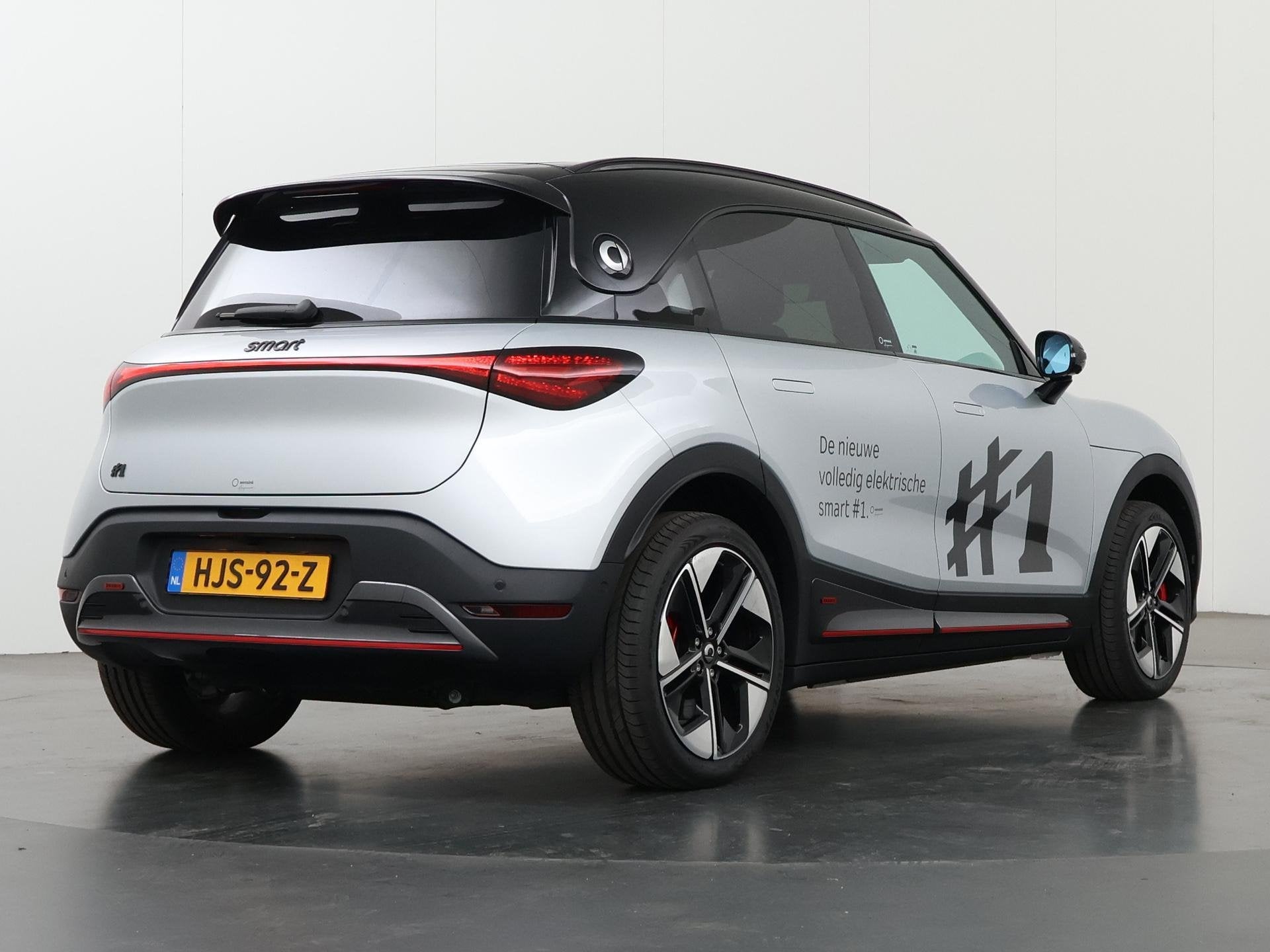 Smart #1 BRABUS 66 kWh Panoramadak | 360 Camera | Keyless En, Auto's, Smart, Dealer onderhouden, Gebruikt, Zwart, Alcantara