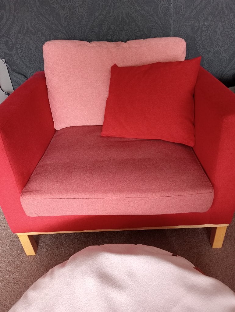 Prachtig, moderne, 3 kleuren rood, Loveseat, IZGST, Huis en Inrichting, Fauteuils, Zo goed als nieuw, Stof, Overige materialen
