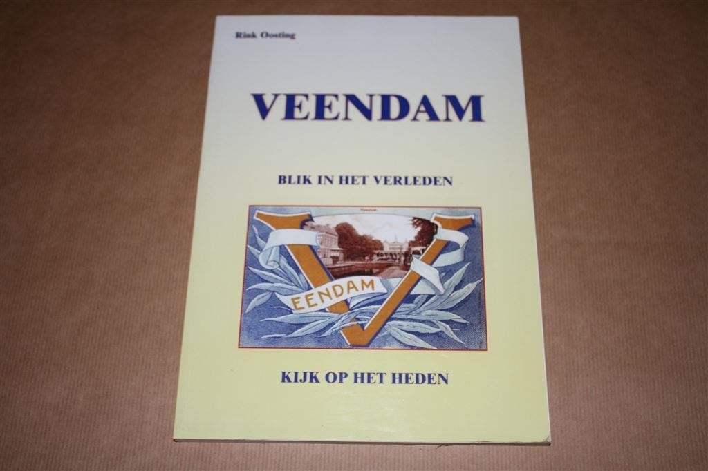 Veendam - Blik in het verleden / Kijk op het heden, Boeken, Geschiedenis | Stad en Regio, Ophalen of Verzenden, Zo goed als nieuw