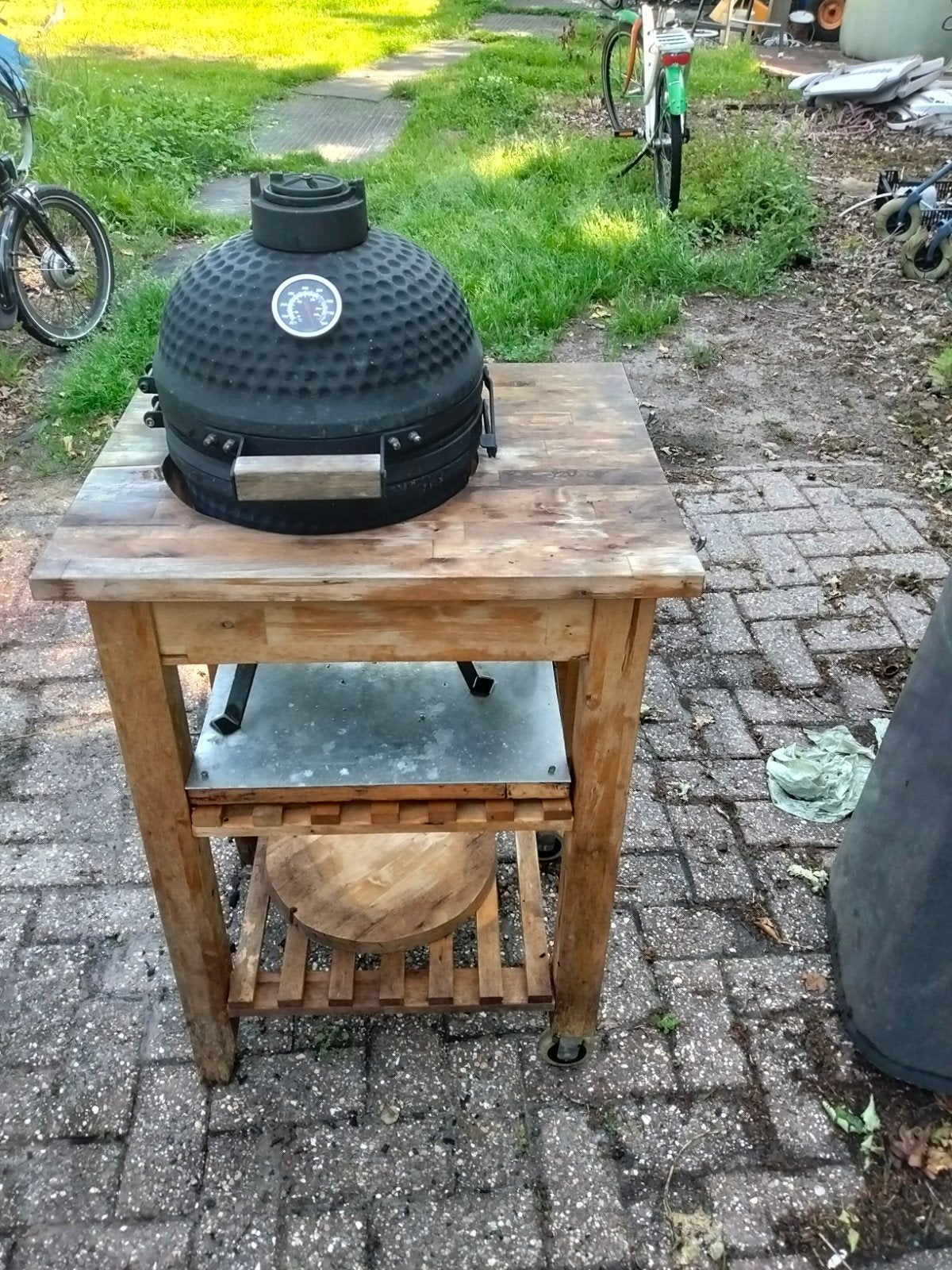 Kamado 33 cm in IKEA Bekvam tafel  hoes, Ophalen