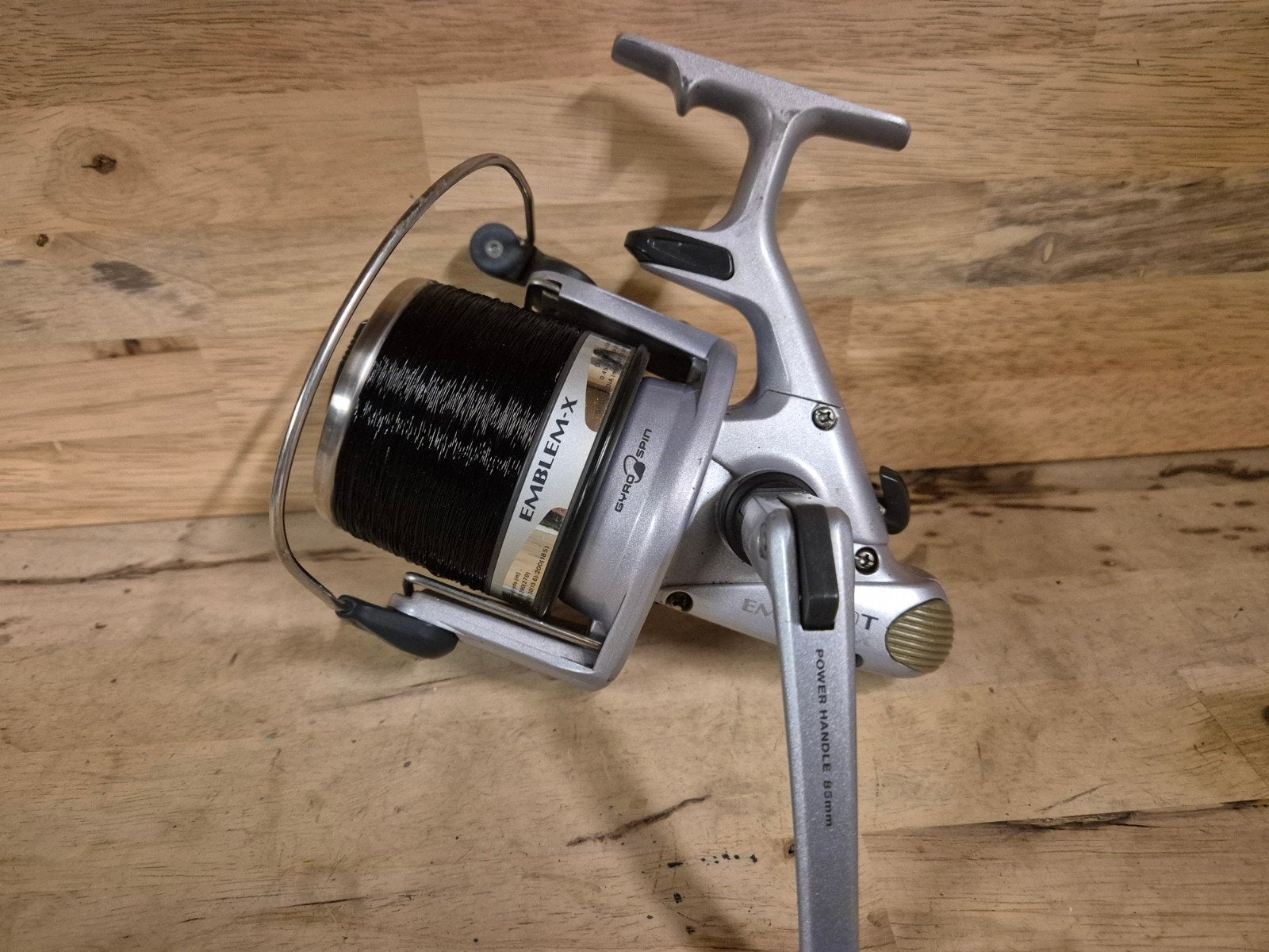 Daiwa emblem x5500t longcast molen., Ophalen of Verzenden, Molen