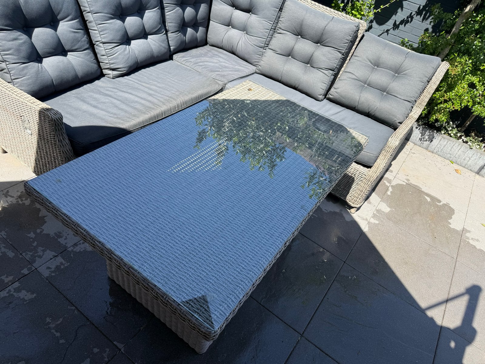 Nette tuintafel met glasplaat - 140x80 cm, Tuin en Terras, Tuintafels, Ophalen, Gebruikt, Rechthoekig, Wicker