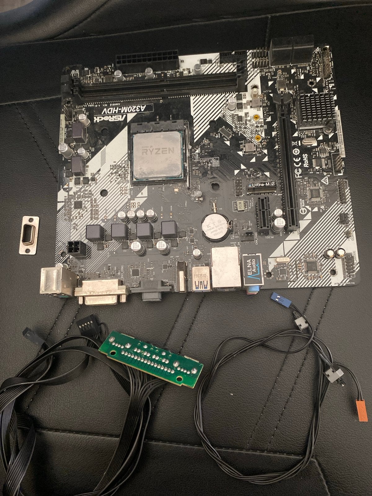 ASRock A320M-HDV Moederbord met AMD Ryzen 5 2400G, Computers en Software, Moederborden, Ophalen, Gebruikt, AMD, DDR4