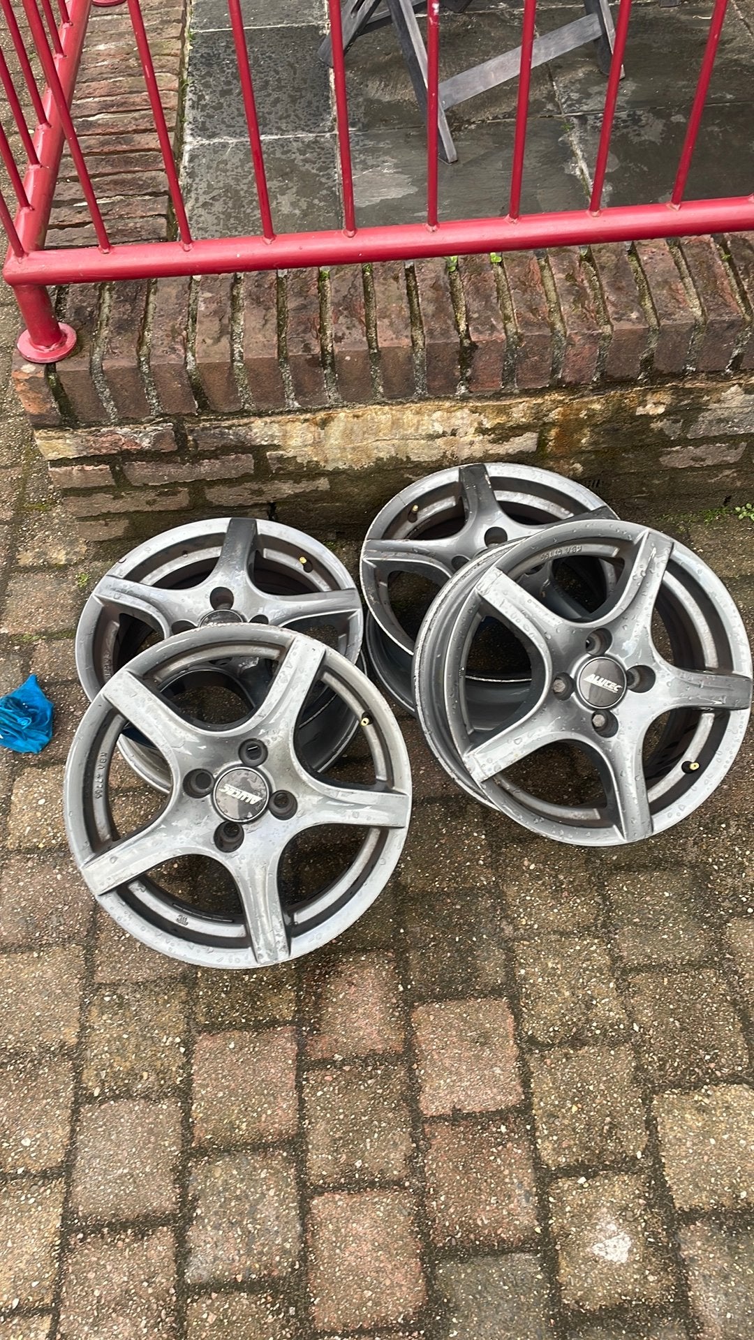 Alutec (DE) lichtmetaal 4 stuks ET 38 6x15 steek 100 SUZUKI, Auto diversen, Wieldoppen, Ophalen of Verzenden, Gebruikt