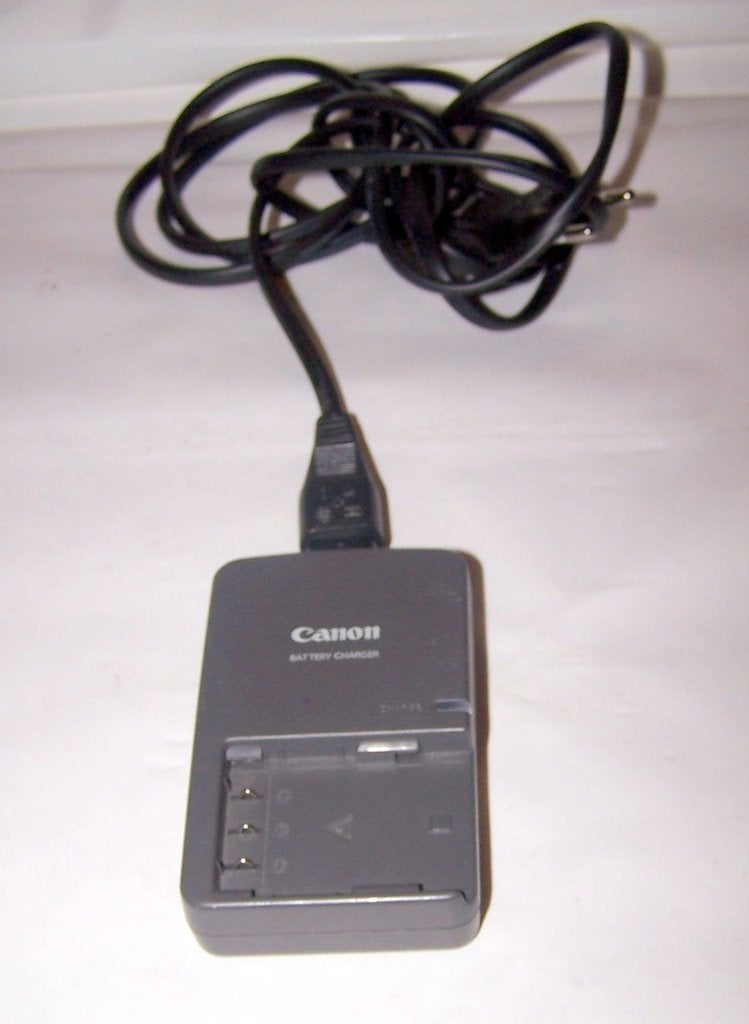 Canon CB-2LWE voor de NB-2LH en NB-2L accu. Nieuwstaat., Ophalen of Verzenden, Zo goed als nieuw