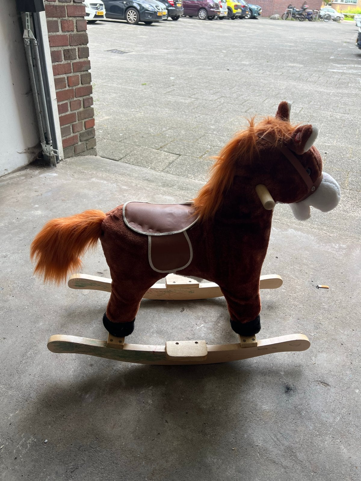 Schattig hobbelpaard voor uren speelplezier, Ophalen of Verzenden, Gebruikt, Overige typen