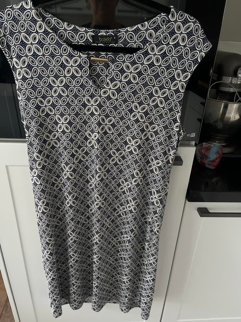 Batida Jurk met Stretch Stof - Zo goed als nieuw, Kleding | Dames, Jurken, Blauw, Maat 42/44 (L), Ophalen of Verzenden, Zo goed als nieuw