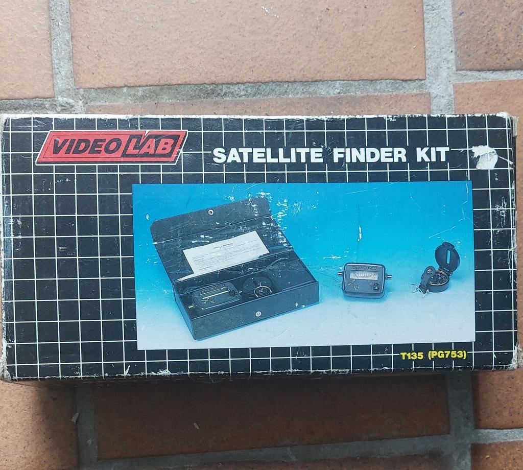 SATELLIET VINDER KIT met kabeltje en gebruiksaanwijzing, Ophalen