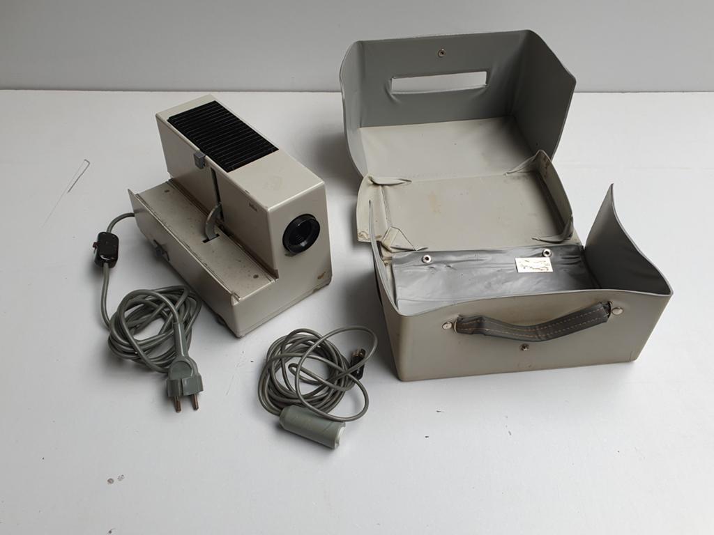 Braun diaprojector, Ophalen of Verzenden, Zo goed als nieuw