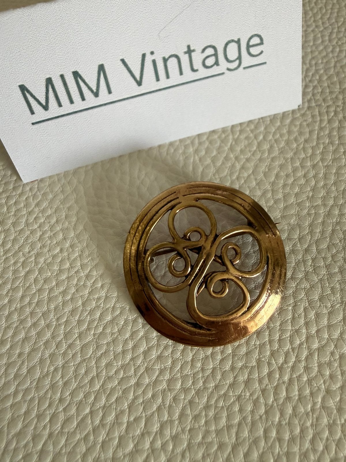 R165/Vintage Bronzen EIVIND HILLESTAD broche Noorwegen, Sieraden, Tassen en Uiterlijk, Broches, Overige materialen, Gebruikt, Overige kleuren