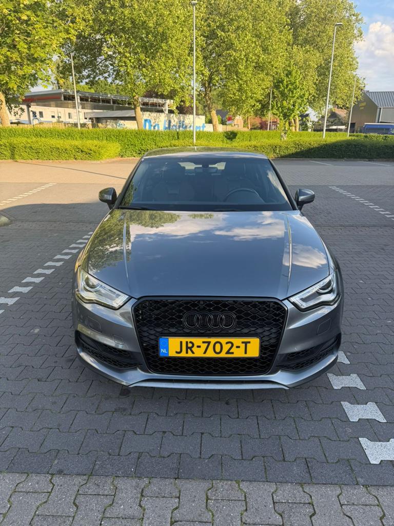 Audi A3 1.8TFSI 132KW Sedan S-tronic 2016 Grijs, 179 pk, Leder en Stof, Origineel Nederlands, Particulier