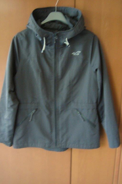 Sportieve grijze outdoor jas HOLLISTER, HCO maat L snazzeys, Maat 38/40 (M), Verzenden, Overige typen, Nieuw