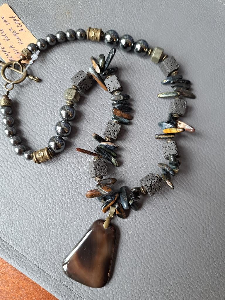 236 Ketting met Hematiet, Pyriet, Lava, Valkenoog en Agaat, Overige kleuren, Nieuw, Ophalen of Verzenden, Steen of Mineraal